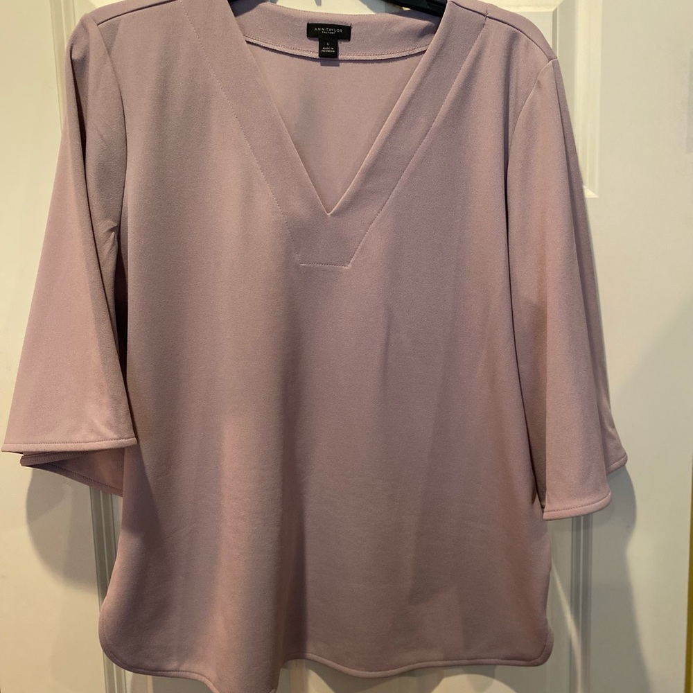 Ann Taylor soft Lilac Dressy Top L